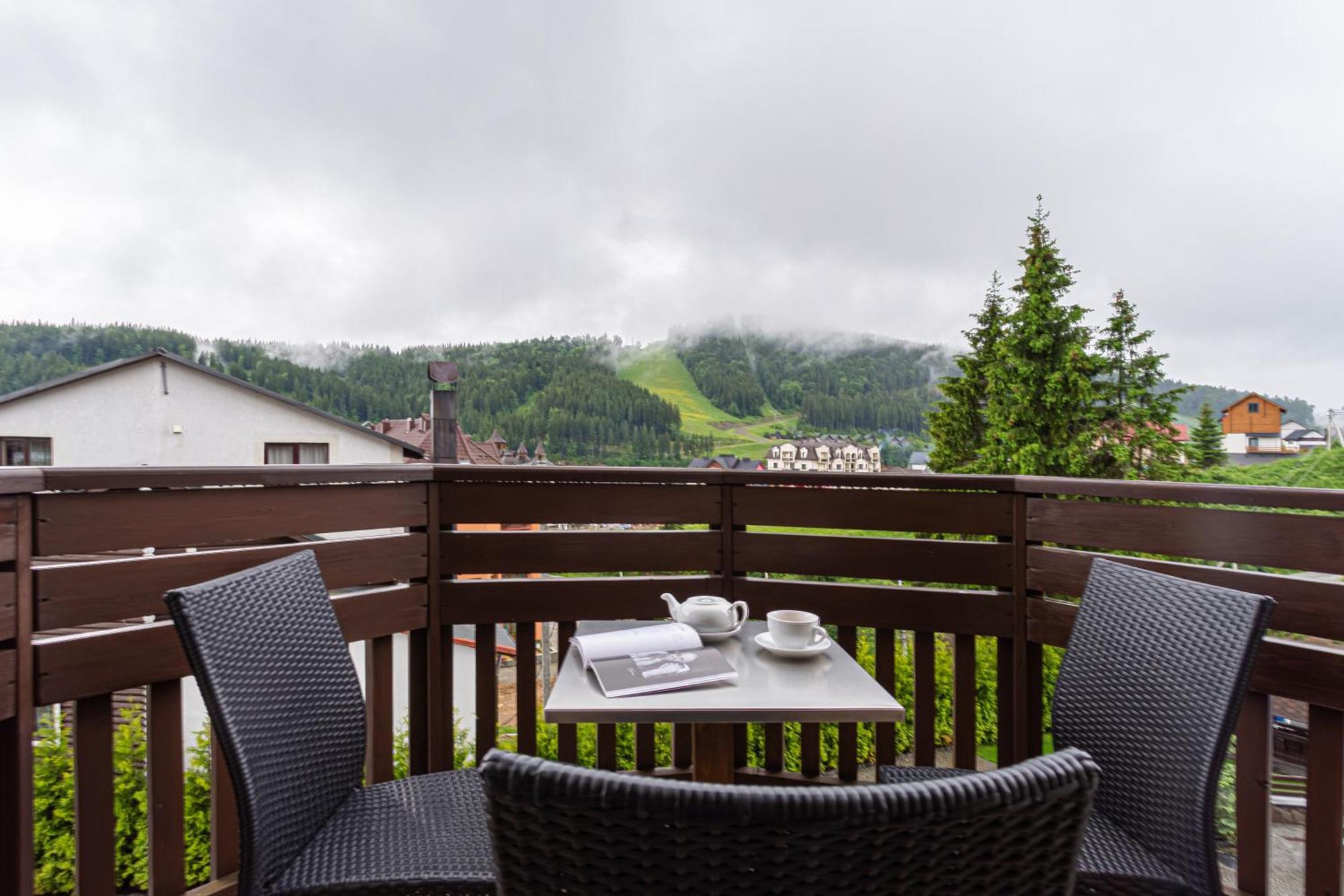 Graal Resort Bukovel Ngoại thất bức ảnh